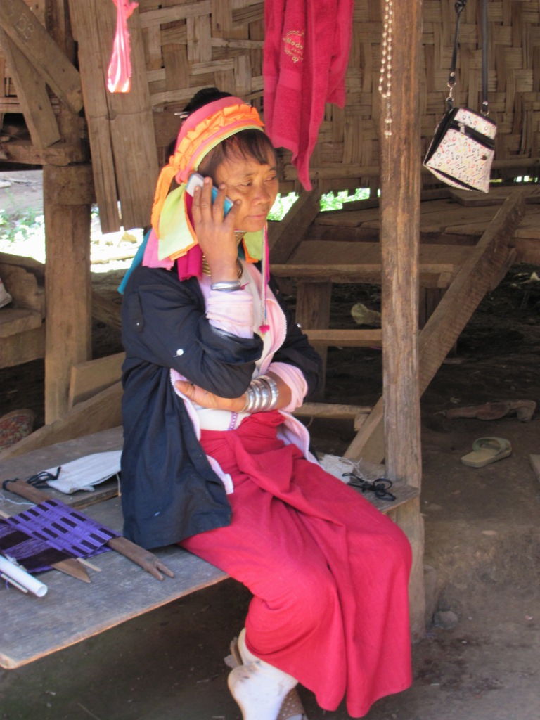 828_Karen people long neck